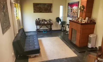 Metrô Jabaquara, Casa Térrea com 4 dormitórios sendo 3 suítes, 4 vagas de garagem.