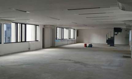 Cobertura comercial para locação na região da Berrini