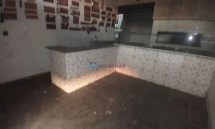 Salão comercial de 60m² com forno em excelente localização