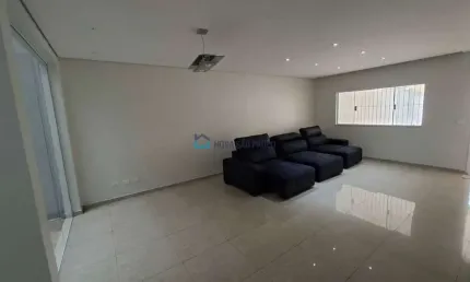 Casa com 3 quartos para alugar na Rua Massaranduba, --, Saúde, São Paulo