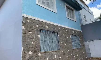 Casa com 2 quartos para alugar na Rua Guaripe, --, Vila do Bosque, São Paulo