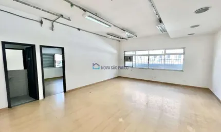 Casa comercial com 4 salas para alugar na Alameda dos Nhambiquaras, --, Moema, São Paulo
