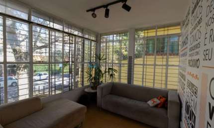 Casa térrea para locação! Pode ser comercial ou residencial! Saúde