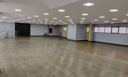 Sala comercial para alugar na Rua Dom José de Barros, --, República, São Paulo