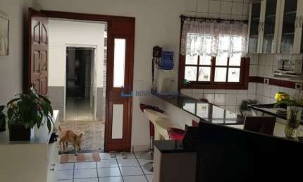 Casa com 01 suíte e 02 vagas na Vila Santa Catarina