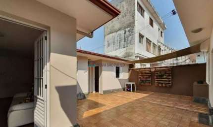Casa Comercial com 3 dorms, 5 vagas de garagem, amplo quintal