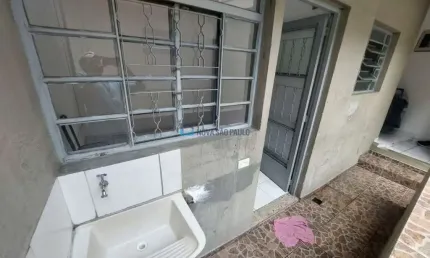 Casa com 2 quartos para alugar na Rua Itatiaia, --, Vila Guarani, São Paulo