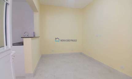Casa com 1 quarto para alugar na Rua Vale de Amoreira, --, Jardim Miriam, São Paulo