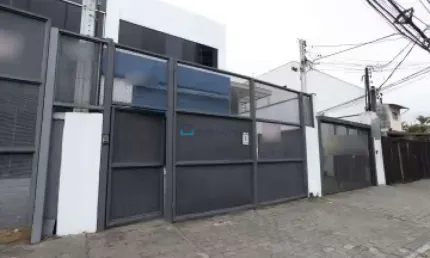 Casa comercial para alugar na Avenida José Maria Whitaker, --, Planalto Paulista, São Paulo