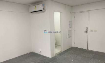 Casa comercial com 1 sala para alugar na Rua Baronesa de Bela Vista, --, Campo Belo, São Paulo