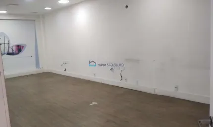 Ponto comercial com 5 salas para alugar na Alameda dos Nhambiquaras, --, Indianópolis, São Paulo