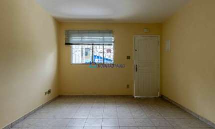 Casa com 2 quartos para alugar na Rua Otávio Tarquínio de Souza, --, Campo Belo, São Paulo