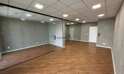 Sala comercial com 4 salas para alugar na Avenida Doutor Chucri Zaidan, --, Vila Cordeiro, São Paulo