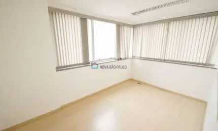 Sala comercial com 1 sala para alugar na Avenida Jabaquara, --, Mirandópolis, São Paulo