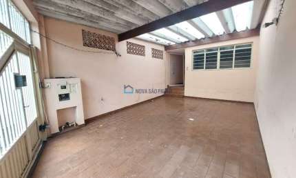 Excelente sobrado de 4 dormitórios sendo 1 de empregados, 2 vagas de garagem, ótima localização