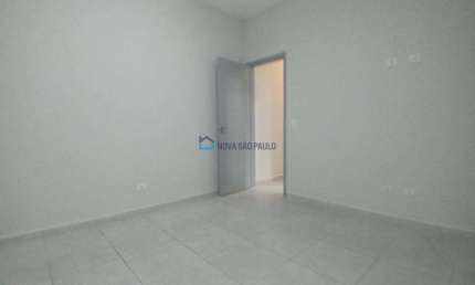 Casa com 2 quartos para alugar na Rua Paulo de Morais, --, Vila Moraes, São Paulo