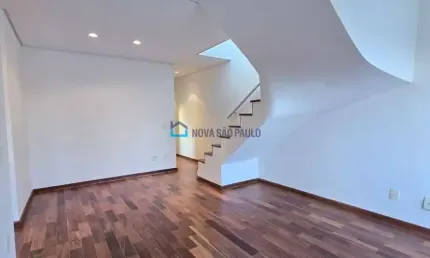 Cobertura com 3 quartos para alugar na Rua Ibituruna, --, Saúde, São Paulo