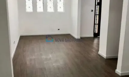 Imóvel comercial 150m² com 05 salas e 02 banheiros.