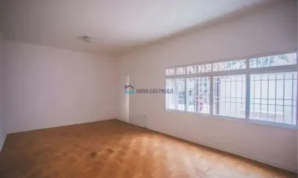 Casa com 3 quartos para alugar na Pç Guacunduva, --, Mirandópolis, São Paulo