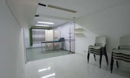 Casa comercial com 7 salas para alugar na Rua Safira, --, Aclimação, São Paulo
