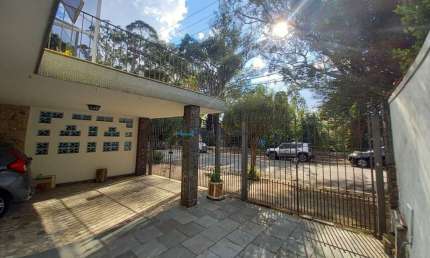 Imóvel Espaçoso e Bem Localizado, Próximo ao Metrô Santos Imigrantes