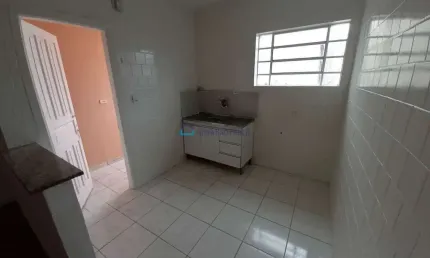 Casa assobradada para locação! a 15 minutos a pé do metrô são judas!