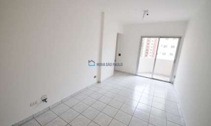 Apartamento com 2 quartos para alugar na Rua Catulo da Paixão Cearense, --, Saúde, São Paulo