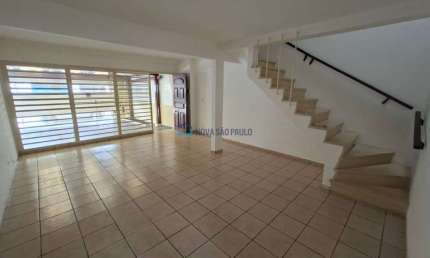 Casa com 3 quartos para alugar na Rua Gabriel de Lara, --, Vila Cordeiro, São Paulo