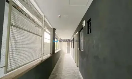 Kitnet à venda, com 1 dormitório e 1 banheiro, na vila monumento
