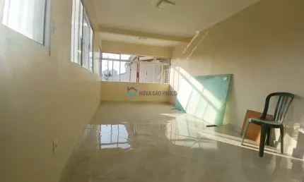 Imóvel residencial ou comercial com 03 dormitórios e 02 banheiros.