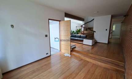 Casa com 3 quartos para alugar na Rua Doutor Sabóia de Medeiros, --, Vila Mariana, São Paulo