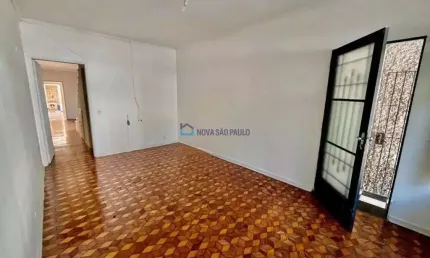 Sobrado para locação no jabaquara com 03 dormitórios e 02 vagas.