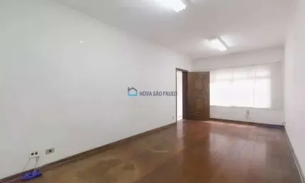 Sobrado para locação na Vila Santa Catarina com 03 quartos e 02 vagas