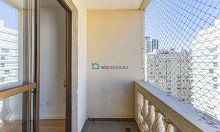 Apartamento com sacada  3 quartos sendo 1 suíte  para Locação em Vila Clementino.