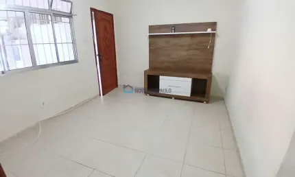 Casa térrea ,com tres dormitorios, proxima ao metrô Praça da Árvore