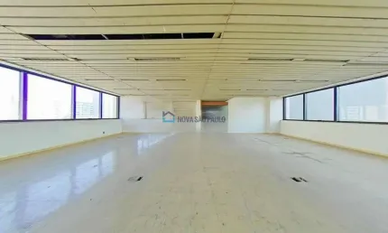 Sala comercial para locação! A 750 metros a pé do metrô !