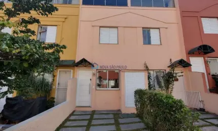 Sobrado na Vila Caraguatá Com 3 quartos, sendo uma suíte