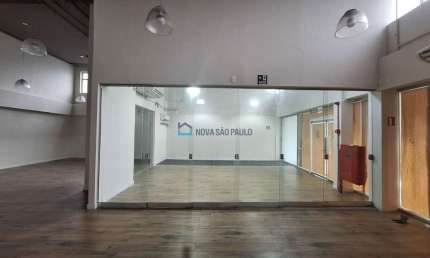 Loja comercial para locação, 454m², próximo do metrô Borba Gato