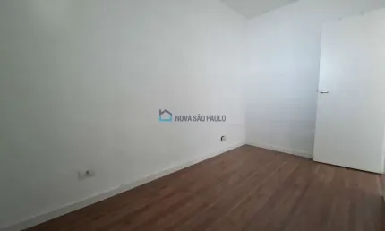Apartamento com 2 quartos para alugar na Rua Soares de Avellar, --, Saúde, São Paulo