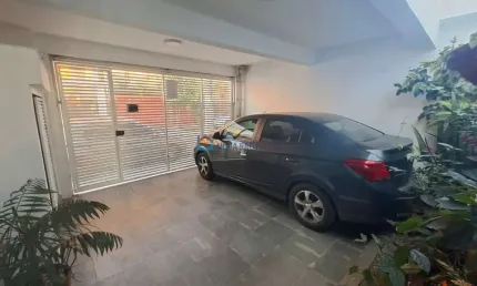 Casa com 3 quartos para alugar na Rua Guarujá, --, Mirandópolis, São Paulo