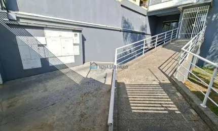Excelente localização, muito próximo ao shopping plaza sul/ atrás do Carrefour imigrantes