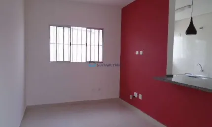 Casa de 2 dormitórios e 1 vaga em excelente localização, à apenas 8 min da estação São Judas