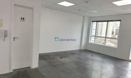 Conjunto comercial próximo shopping metro santa cruz