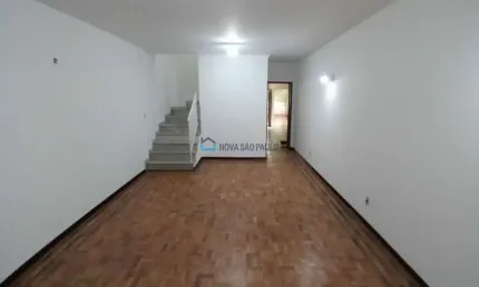 Casa com 3 quartos para alugar na Avenida Pedro Bueno, --, Jabaquara, São Paulo