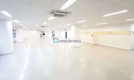 Sobreloja comercial de 925 m² próximo ao metrô República