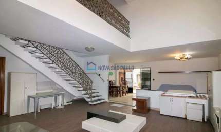 EXCELENTE CASA ASSOBRADADA DISPONIVEL PARA LOCAÇÃO EM MOEMA.