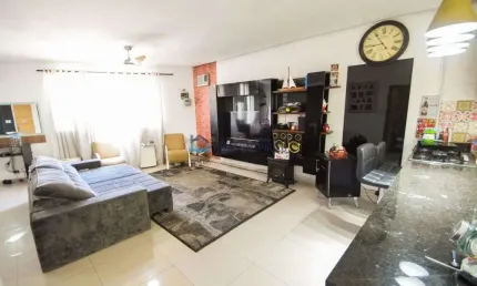 Ótima localização, Fácil acesso a grandes Vias e metro