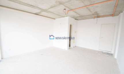 Sala comercial, nova para locação! Ao lado do metrô Saúde.