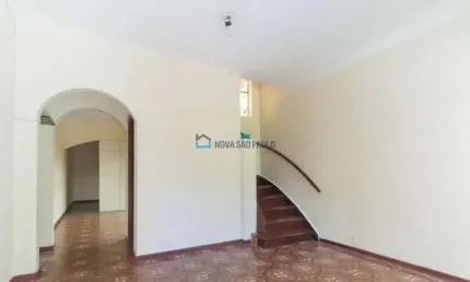 Sobrado residencial e comercial na região da Saúde com 260m²