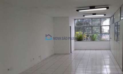 Centro comercial, ótima localização, altura da Zike Tuma